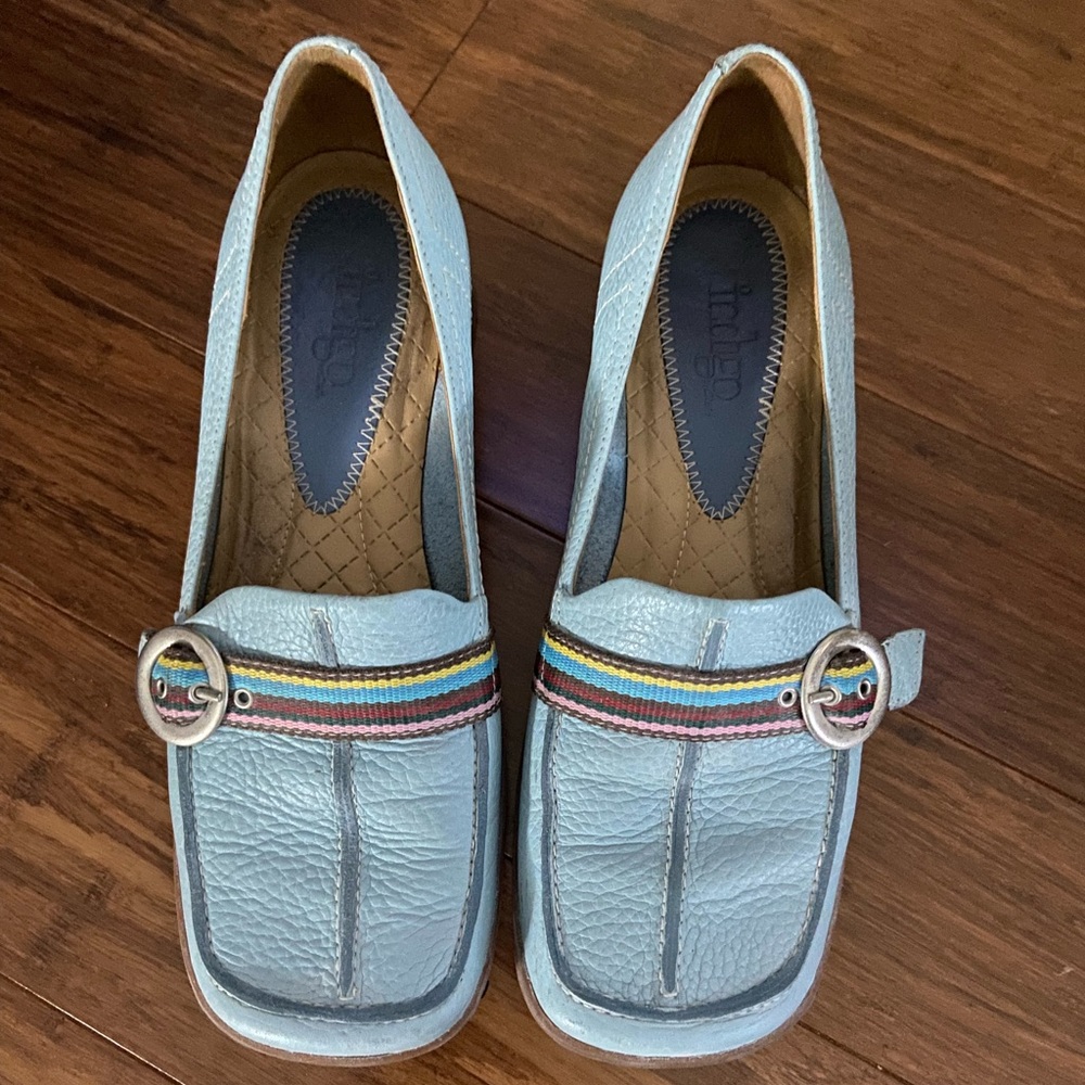 Excellent Condition, Beautiful Color, Indigo by Clark